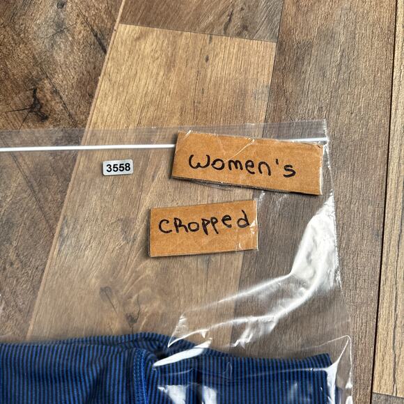 Nike Dri Fit Legend 2.0 Capri Pants Women's XS Blue Athletic Training Fitness - Picture 9 of 9